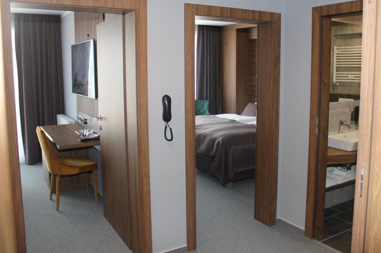 Hotel Eurobus Kaluza Bagian luar foto