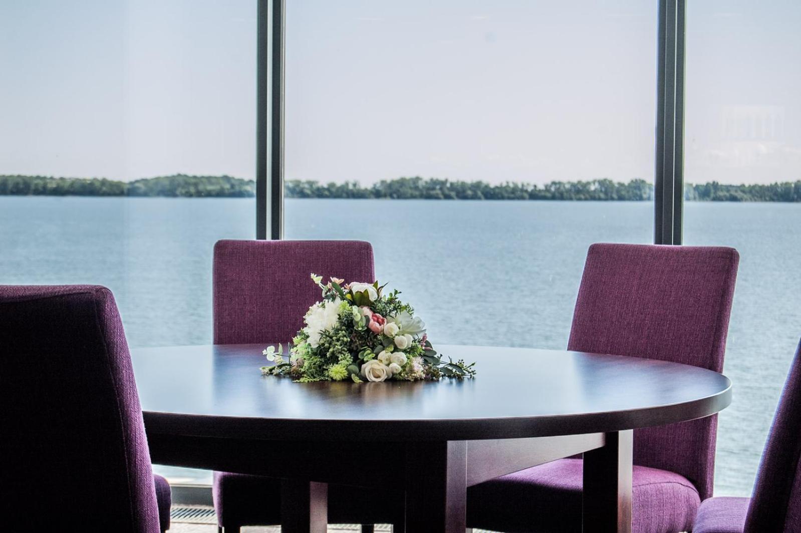 Hotel Eurobus Kaluza Bagian luar foto
