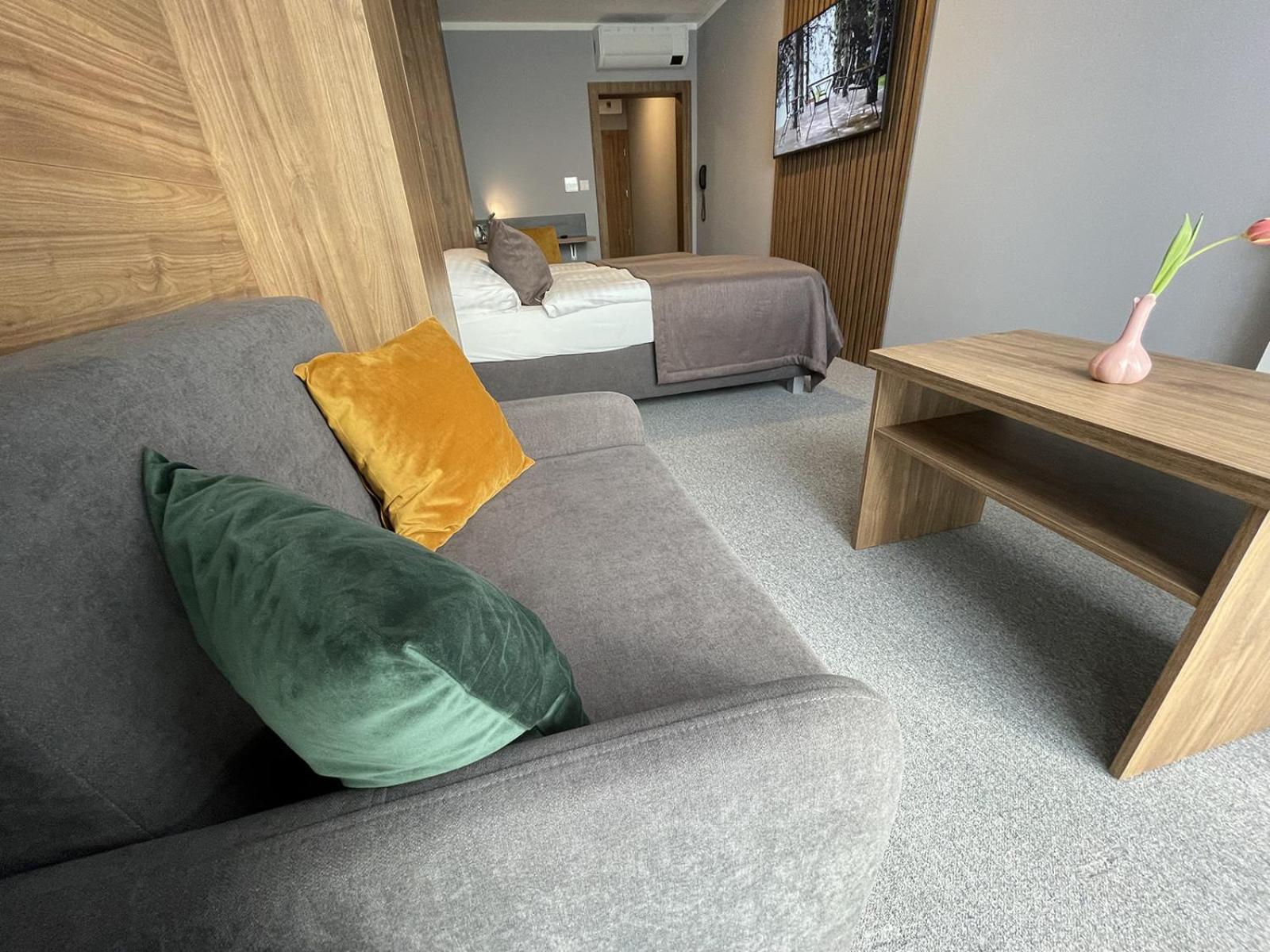 Hotel Eurobus Kaluza Bagian luar foto