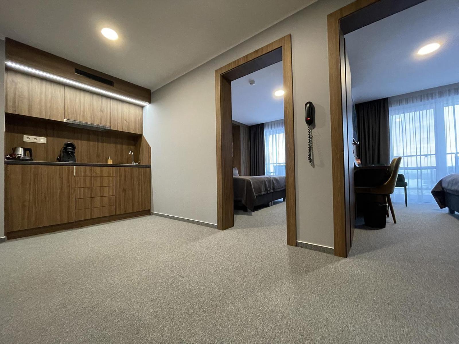 Hotel Eurobus Kaluza Bagian luar foto