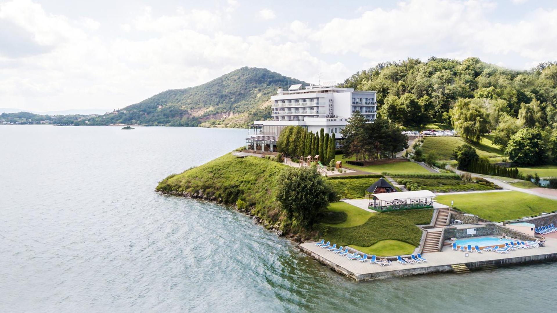 Hotel Eurobus Kaluza Bagian luar foto